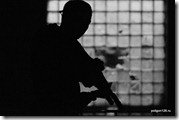 Боец на фоне окна